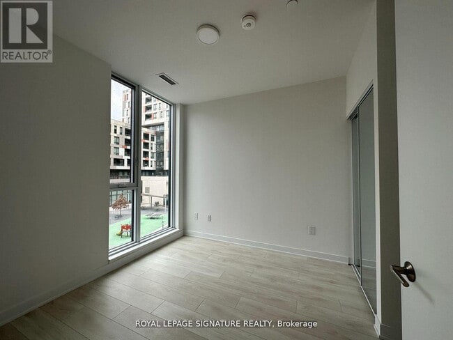 Photo du bâtiment - 35 Tubman Ave