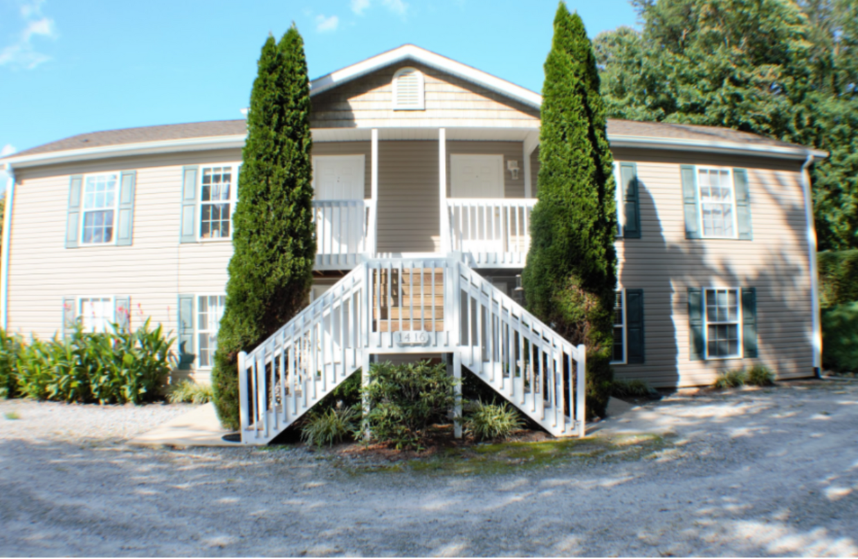 Primary Photo - Charming 2-Bedroom, 1-Bathroom Ground Floo...