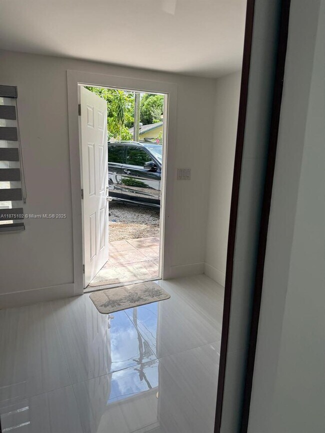 Building Photo - 1708 Taft St