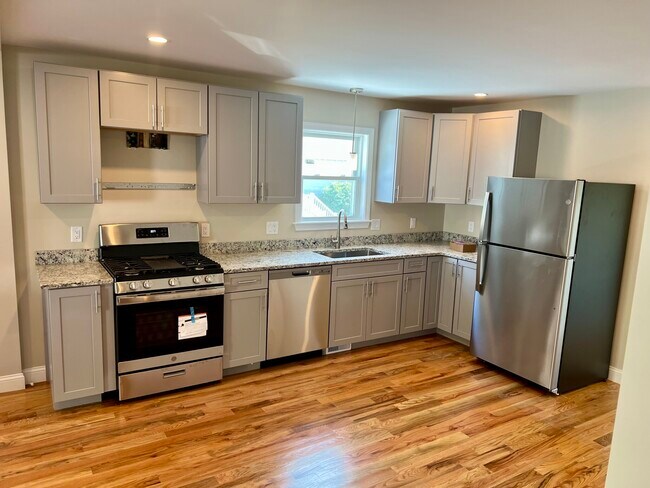 Building Photo - 11 Garfield Ave