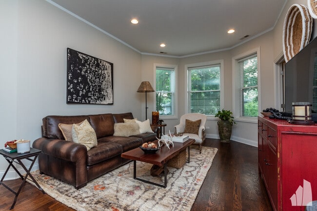 Building Photo - 839 Lyman Ave