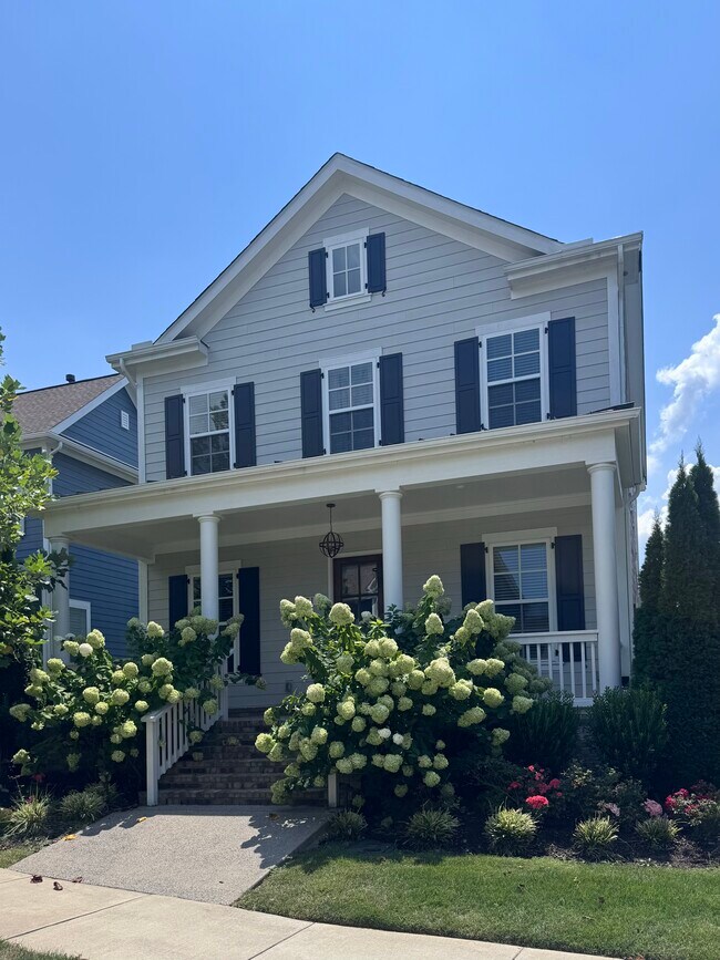 Building Photo - 451 Dewar Dr