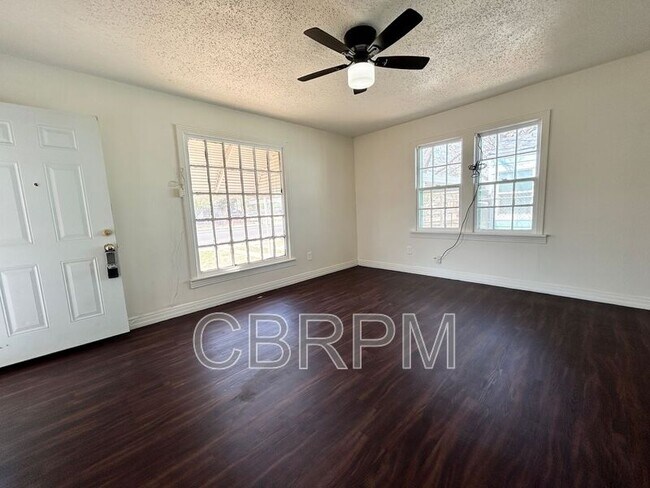 Foto del edificio - 111 Avenue U