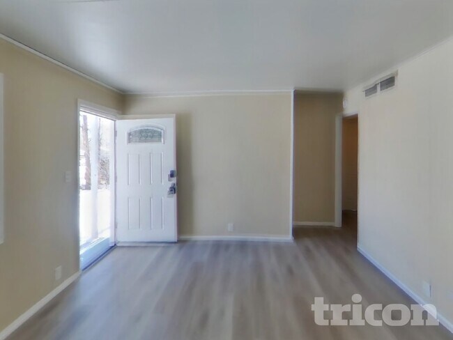 Foto del edificio - 1928 S Franklin Ave