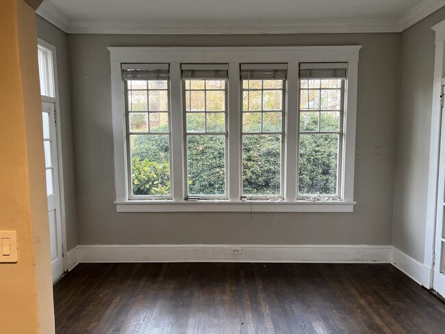 Building Photo - 1170 Monroe Dr NE