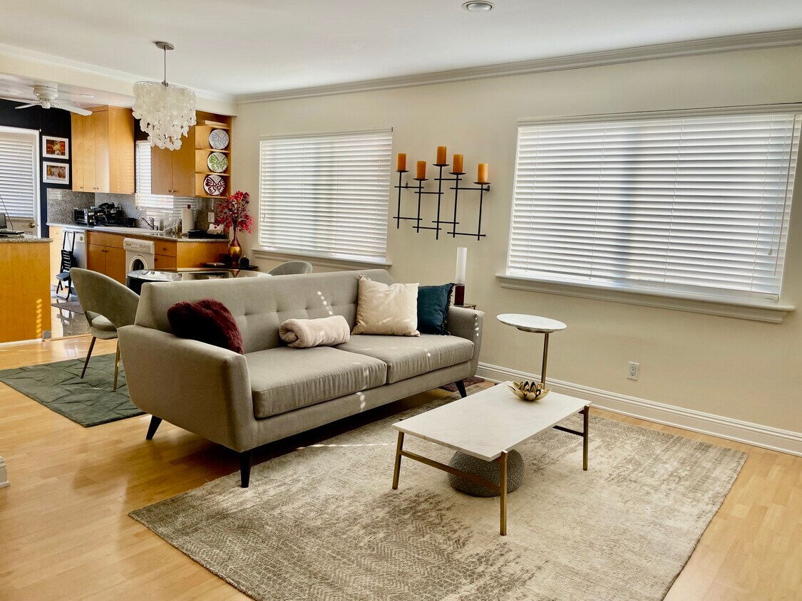 Foto principal - 11718 Darlington Ave