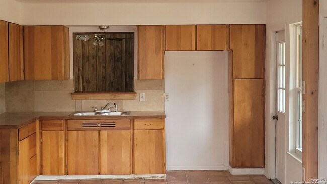 Foto del edificio - 343 Teakwood Ln