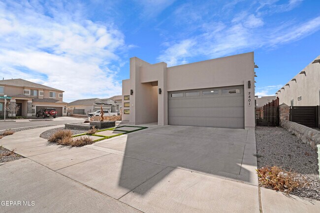 Building Photo - 2801 Tierra Garden Dr