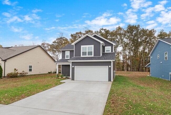 Building Photo - Pet Friendly Three Bedroom!
