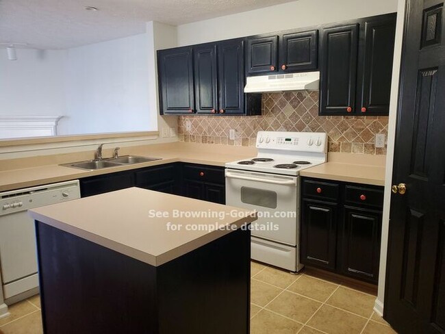 Building Photo - Two Bedroom condo Available now!