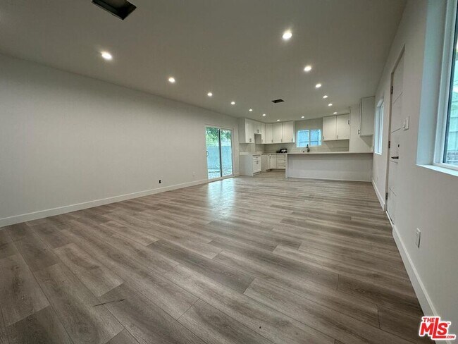 Building Photo - 11441 Oro Vista Ave