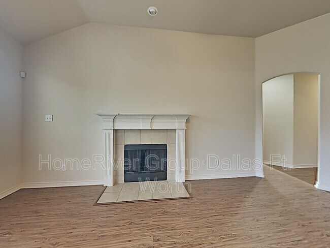 Foto del edificio - 1743 Summerwood Ln