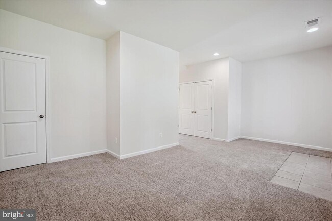 Building Photo - 125 Biscane Ct