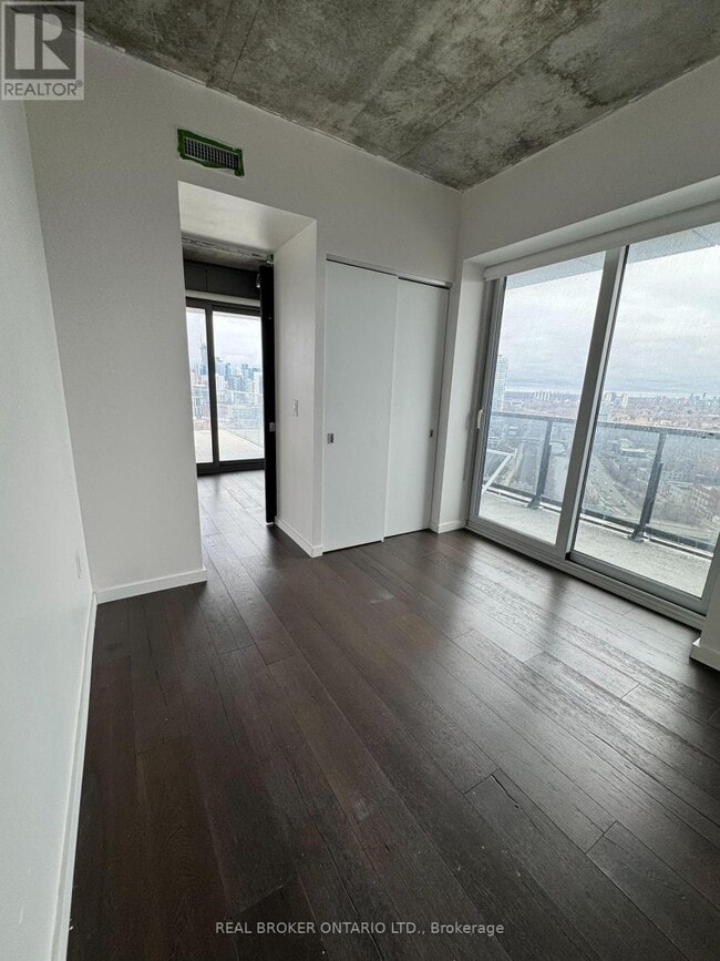 Photo du bâtiment - 170 Bayview Ave