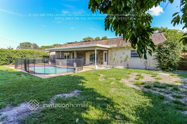 Building Photo - 7521 NW 13th Ct