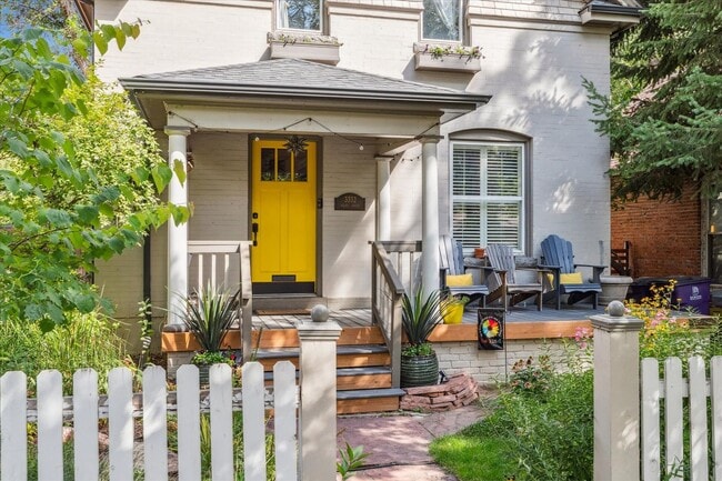 Building Photo - Furnished or unfurnished updated single family home in The Highlands.