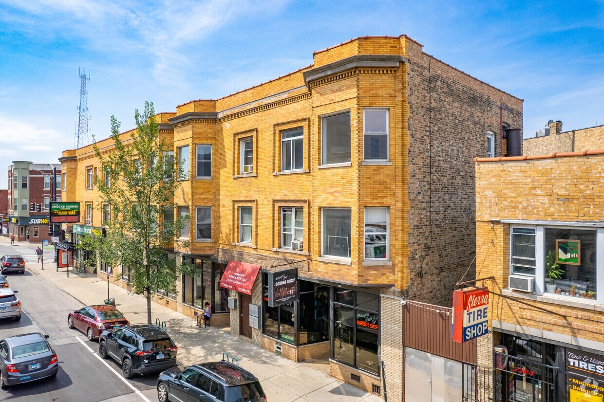 Building Photo - 2315 N Milwaukee Ave