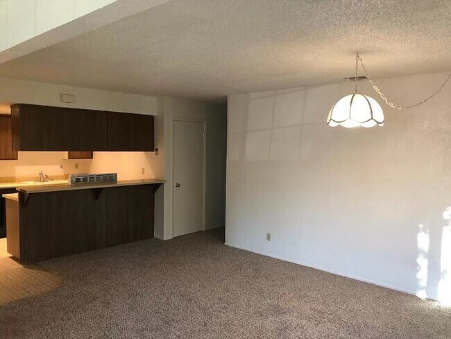 Foto del edificio - Beautiful 2 Bed 2 Bath Duplex in Rocklin, CA