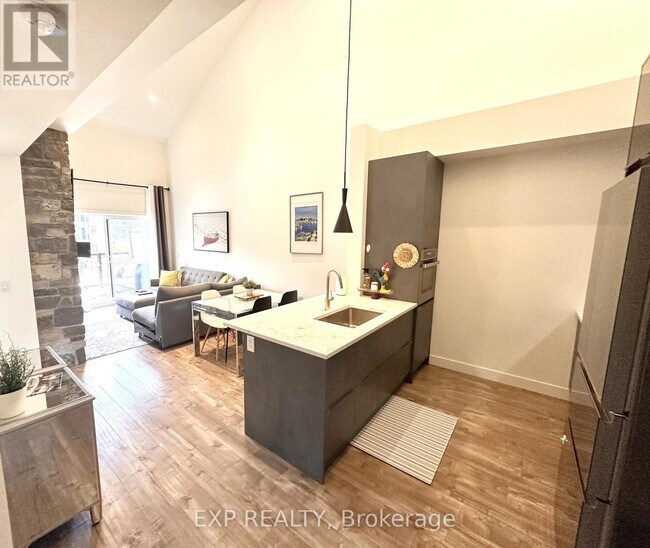 Building Photo - 10 Beausoleil Ln