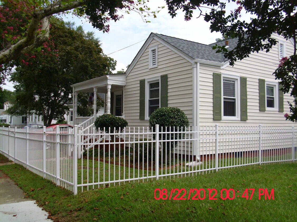 Primary Photo - Well Maintained Three Bedroom Home in Norf...