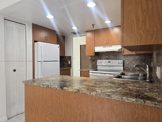 Foto del edificio - 10641 SW 108th Ave