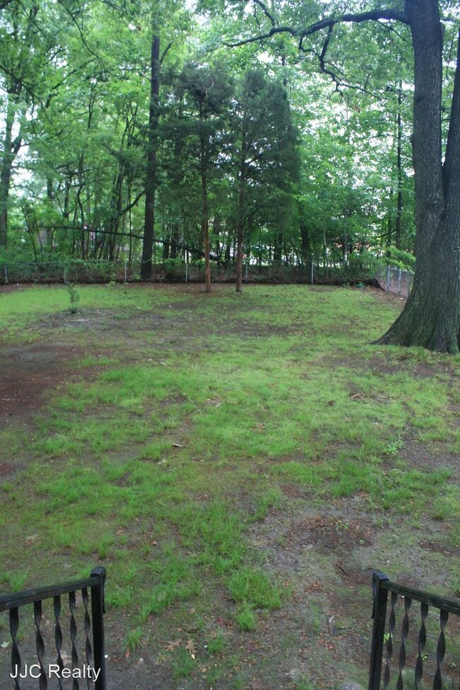Building Photo - 2 br, 1 bath House - 12 Northampton Dr