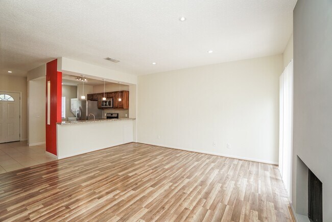 Foto del edificio - 2910 Grants Lake Blvd