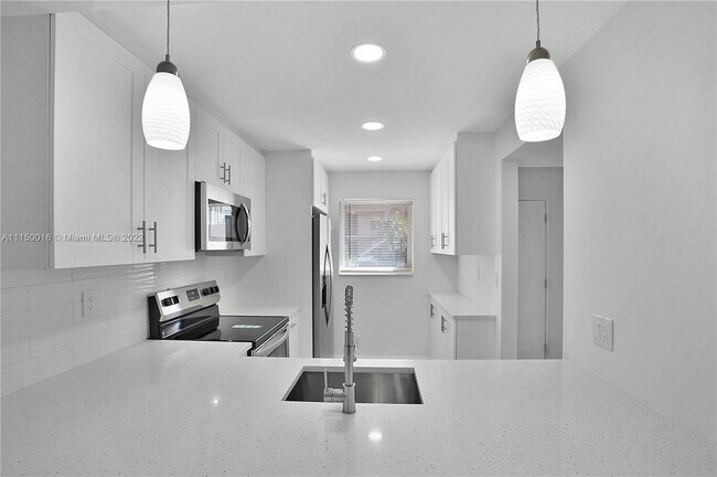 Foto del edificio - 9395 Boca Cove Cir