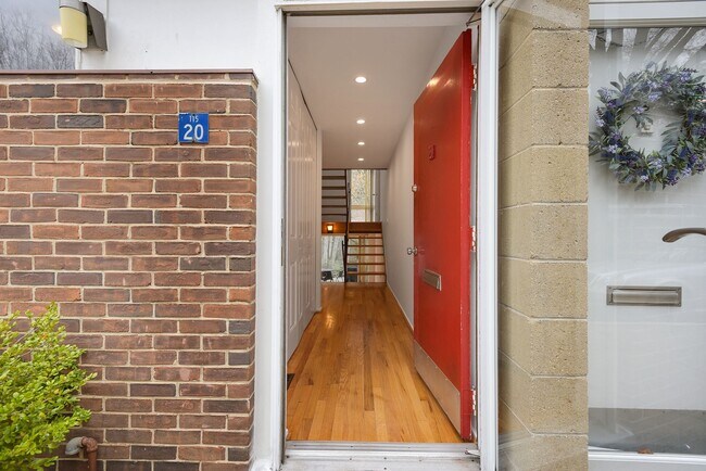 Building Photo - 11520 Hickory Cluster