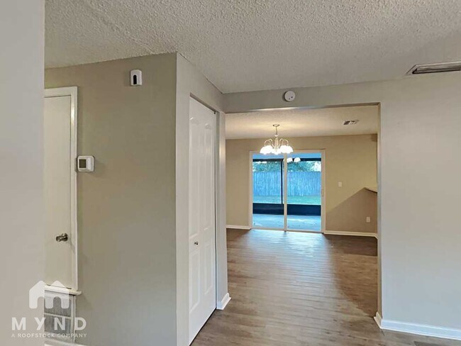 Foto del edificio - 2233 Selkirk St