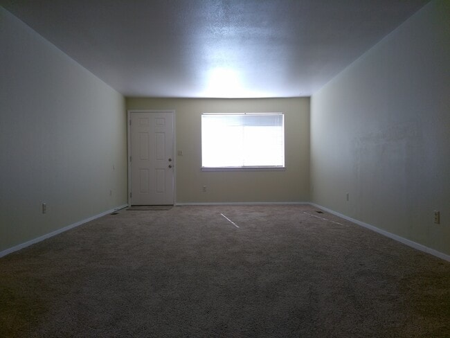 Building Photo - 5555 N Millrun Ave