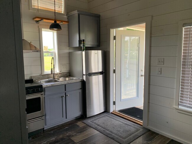 Building Photo - 13261 Powell Ln