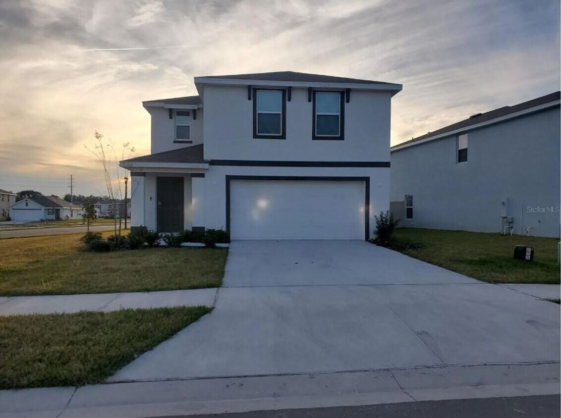 Primary Photo - 35767 Sunflower Hill Drive - For Lease!