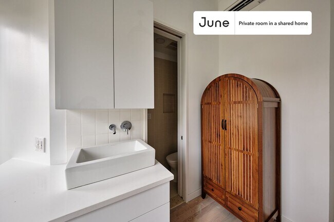 Foto del edificio - Room in Shared 4 bed/4 bath home in Ditmas Park