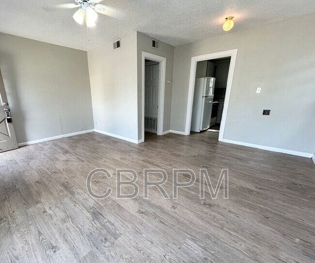 Building Photo - 1313 25th St