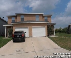 Building Photo - 5823 Golf Bend