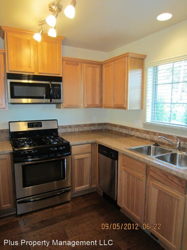 Building Photo - 1874 NW Monterey Pines Dr