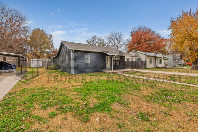 Foto del edificio - 235 Trout Ave