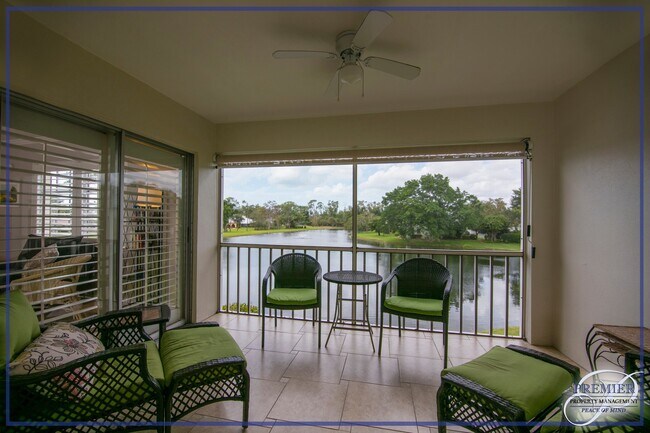 Foto del edificio - ***BEAUTIFUL 2BDRM/2BATH NAPLES BATH AND TENNIS CONDO***