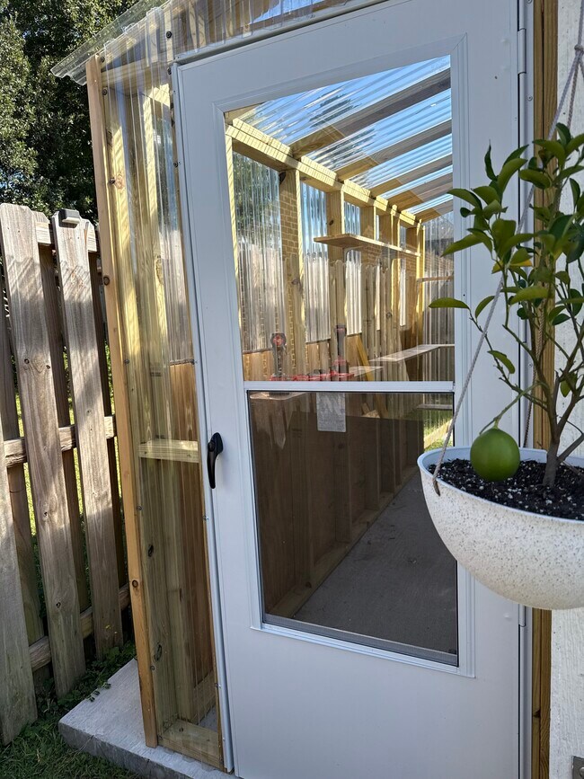 Foto del edificio - 5767 Dunridge Dr