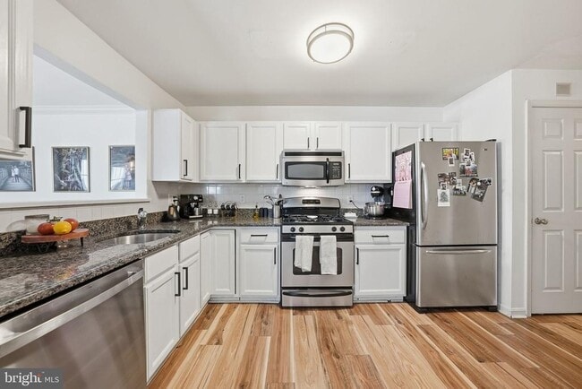 Foto del edificio - 6603 Netties Ln