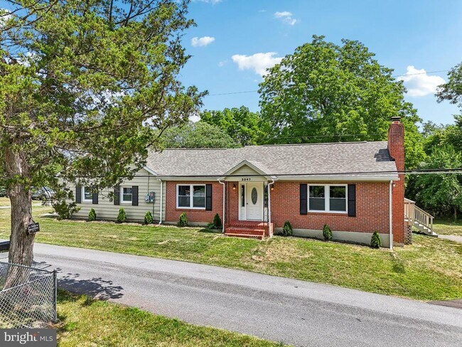 Building Photo - 3547 Hopeland Rd