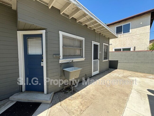 Building Photo - 1230 1/2 Griffith St