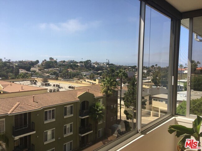 Foto del edificio - 8701 Delgany Ave