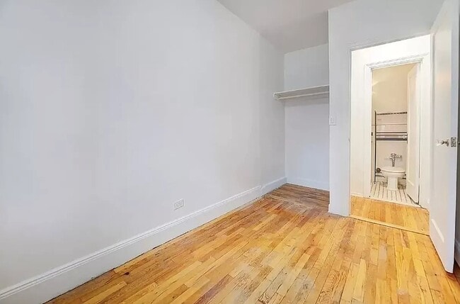 Building Photo - 301 E 53rd St