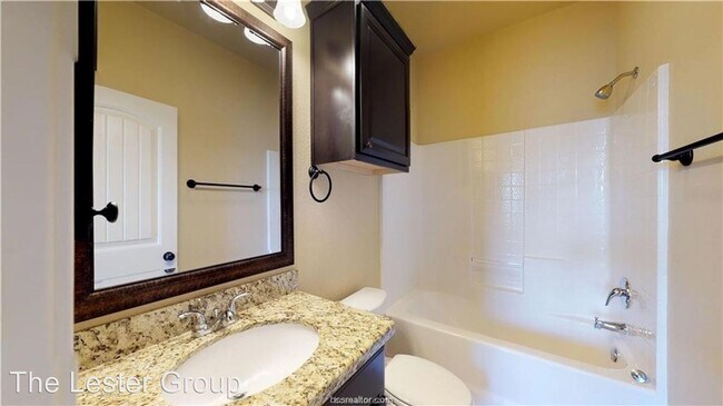 Foto del edificio - 116 Armored Ave