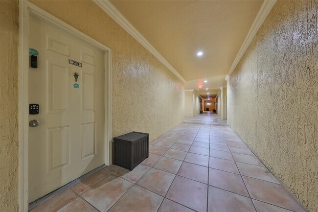 Building Photo - 4323 Bayside Village Dr