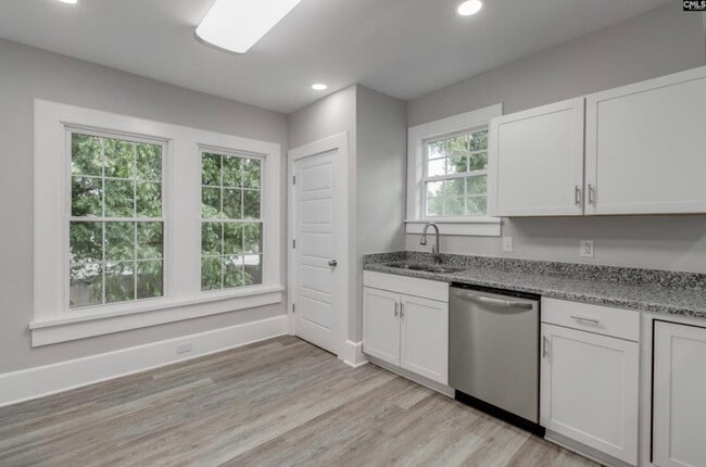 Stainless steel kitchen appliances - 1500 Heidt St