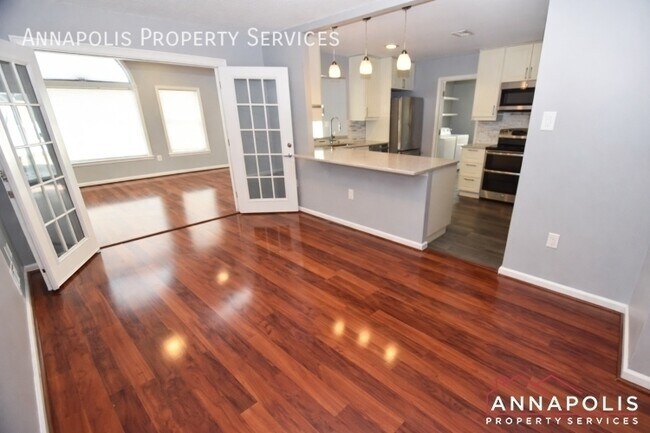 Building Photo - 1027 Springhill Way