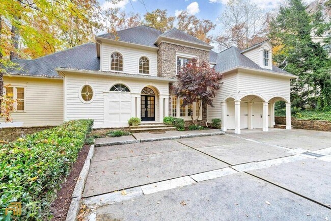 Foto del edificio - 1296 W Wesley Rd NW